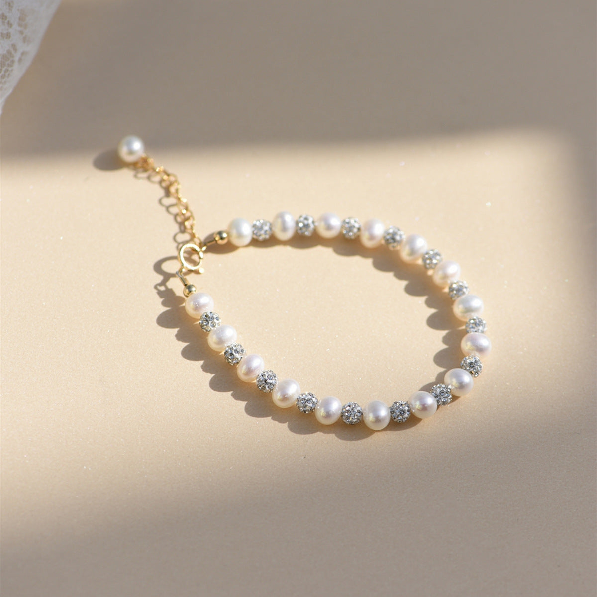 Beautiful Rhinestone And Freshwater Pearl Bracelet